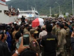 Jenazah Wakil Bupati Kabupaten Kepulauan Sangihe Disambut Isak Tangis Masyarakat Sangihe.