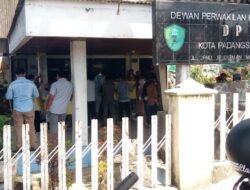 Bima Tabagsel Gelar Aksi Demo Didepan Gedung Kantor DPRD Padangsidimpuan
