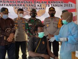 Puncak Vaksinasi Dalam Rangka Hari Bhayangkara Yang Ke-75 Di Polres Tolikara