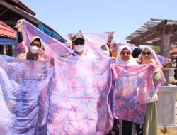 Dekranasda Takalar Laksanakan Membatik Teknik Sibori Dalam Rangka Memperingati Maulid Nabi Muhammad SAW