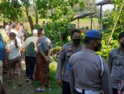 Kapolsek Polsel Polres Takalar Melayat di Rumah Duka Korban Tenggela