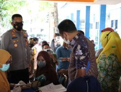 Kapolres Bersama Bupati Takalar Pantau Langsung Kegiatan Vaksinasi Massal