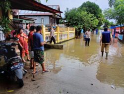 Polres Takalar : Bhabinkamtibmas Pantau Banjir, Cermin Polri Tanggap Bencana