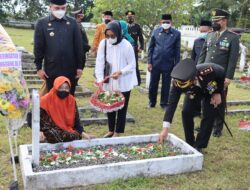 Peringati Hari Gugurnya Pahlawan Nasional, Kapolres Takalar Jadi Inspektur Upacara