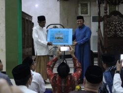 Bupati Serahkan Dana Hibah 1 M kepada Yayasan Masjid Agung Takalar