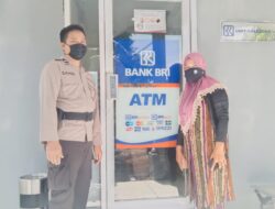 Personil Polsek Galsel Pam Obvit Beri Himbauan Disela-Sela Jaga Bank