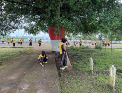 Jelang Hut Bhayangkara Ke -76, Personel Polres Takalar Kerja Bakti di TMP Polongbangkeng