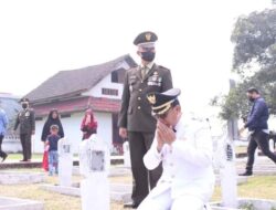 Wabup Takalar ziarah Ke Taman Makam Pahlawan Di Hari Kemerdekaan RI Ke-77