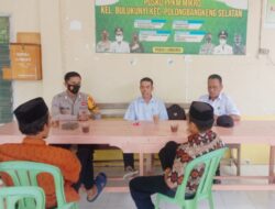 Bhabinkamtibmas Sambangi Kantor Kelurahan, Berikan Pesan-pesan Kamtibmas.