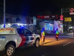 Jamin Keamanan dan Ketertiban di Jalan Raya Tetap Kondusif, Satlantas Polres Takalar Laksanakan Patroli Blue Light