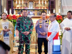 Tinjau Gereja di Malam Natal, Kapolri Pastikan TNI-Polri Beri Rasa Aman Sepanjang Nataru