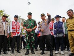 Tinjau Pelabuhan Merak, Kapolri Pastikan Siapkan Upaya Wujudkan Mudik Aman untuk Masyarakat