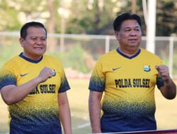 Meriahkan Hari Bhayangkara Ke -77 Polda Sulsel vs Jurnalis Tanding Sepakbola Persahabatan