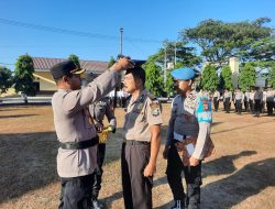 Jelang Pensiun, AIPTU Abd Rahim Terima Penghargaan Pangkat pengabdian