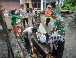 TNI-POLRI dan Pemkab Takalar Bersihkan Pasar Tradisional Pattallassang