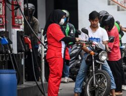 Harga BBM di Simpang Jalan: Jokowi dan Pertamina Ungkap Ramalan Juni 2024