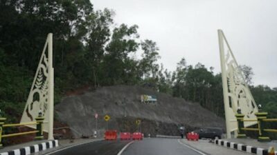 "Genesis Gunungkidul: Perjuangan dan Mimpi di Balik Bukit Karst"