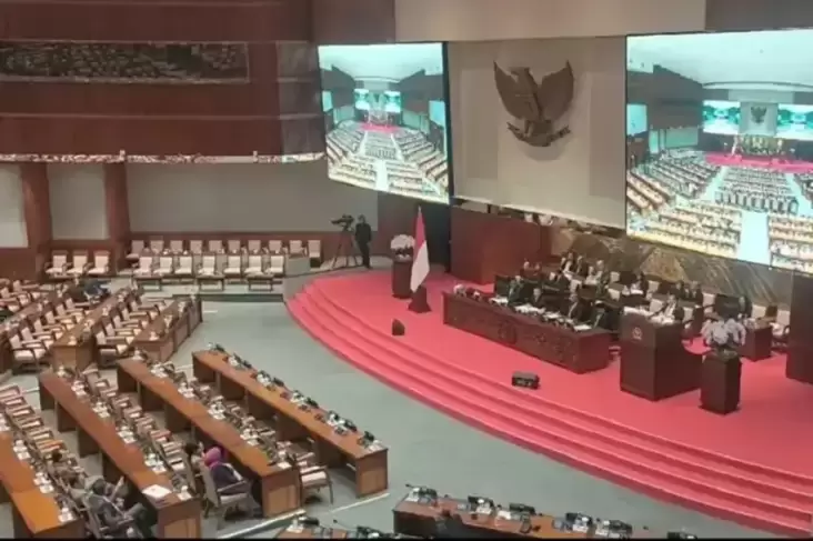 Masa Bakti Kapolri: Presiden Berpeluang Meluaskan Kekuasaannya dengan Dekret