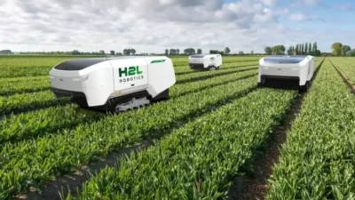 Petani Berdayakan Diri Hadapi Tantangan dengan Robot AI Canggih di Ladang