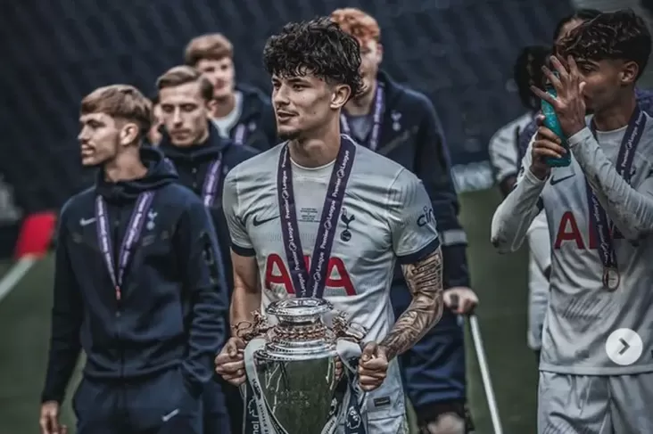 Sang Bintang Baru Spurs Asal Thailand, Jude Soonsup-Bell, Memikat Hati Legenda Sepak Bola