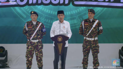 Wacana Peningkatan UKT Tertunda, Jokowi Berikan Penjelasan