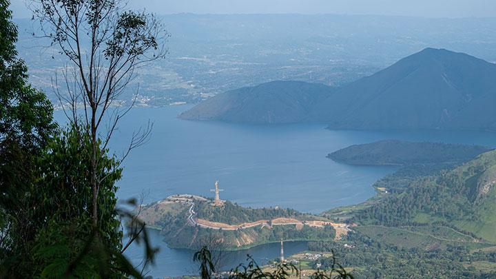 Terokai Gerbang Danau Toba: Jalur Eksklusif dari Kualanamu dan Silangit Ungkap Pesona Surga Alam Indonesia