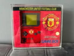 Konsol Klasik “Game Boy” Manchester United Pecahkan Rekor Harga hingga Ratusan Juta Rupiah