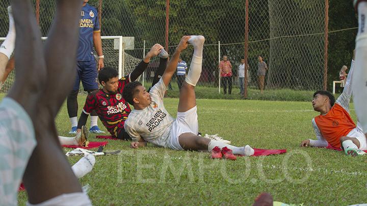 "Raga Samba Bergoyang di Lapangan Semen: Tim Padang Siap Rekrut Pemain Asal Brasil"